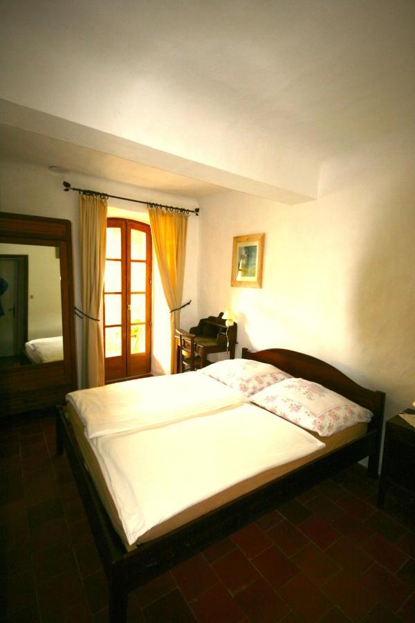Mas Des Tours Chambre D'Hotes Tornac Bagian luar foto